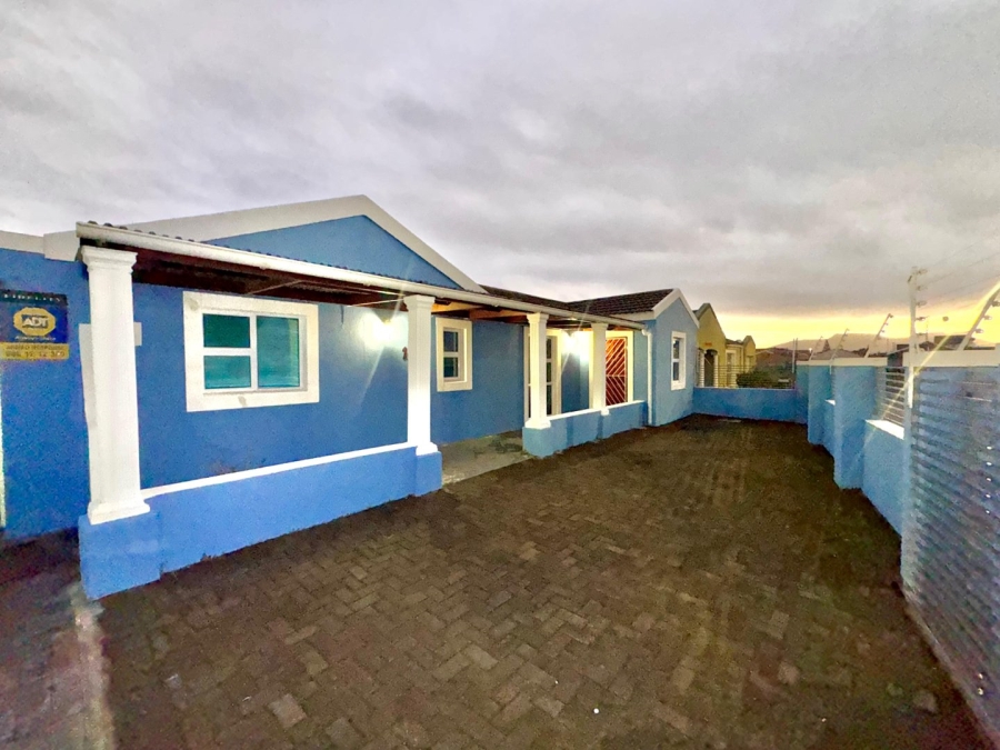 To Let 3 Bedroom Property for Rent in Wavecrest Western Cape